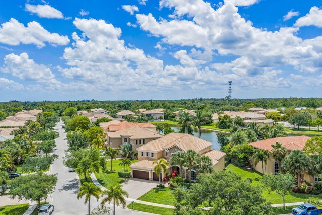 9192 Pineville Drive, Wellington, FL 33467