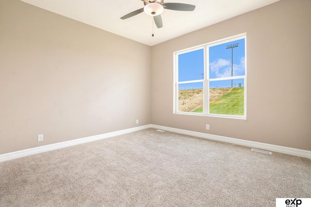 7926 N 94 Street, Omaha, NE 68122