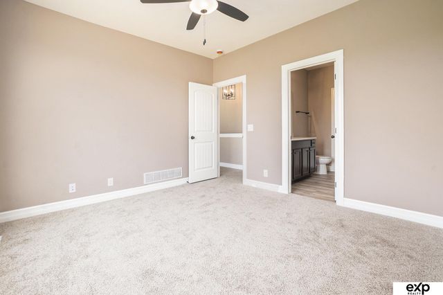 7926 N 94 Street, Omaha, NE 68122