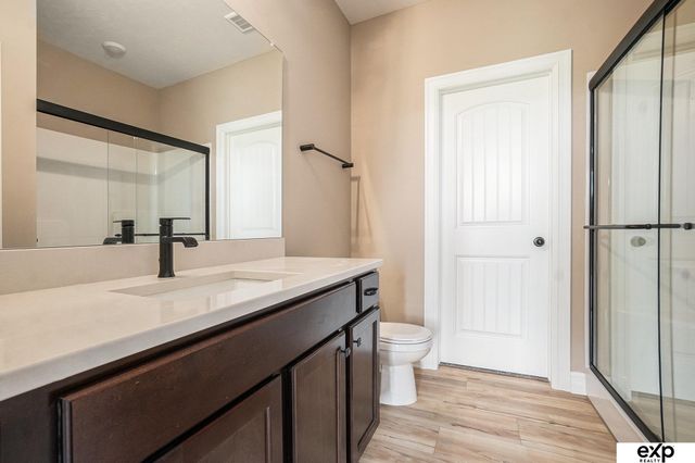 7926 N 94 Street, Omaha, NE 68122