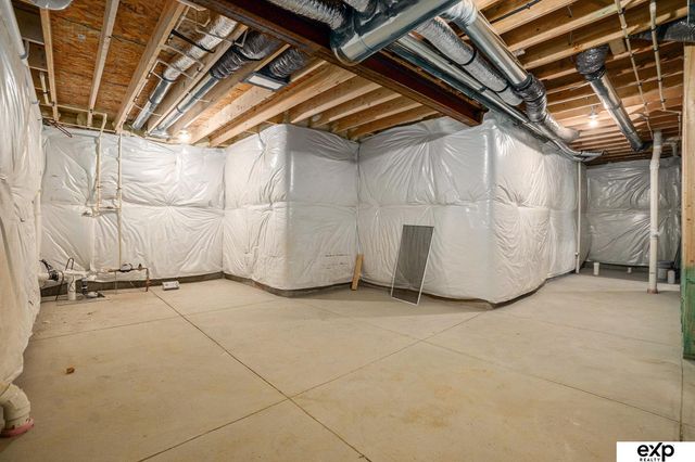 7926 N 94 Street, Omaha, NE 68122