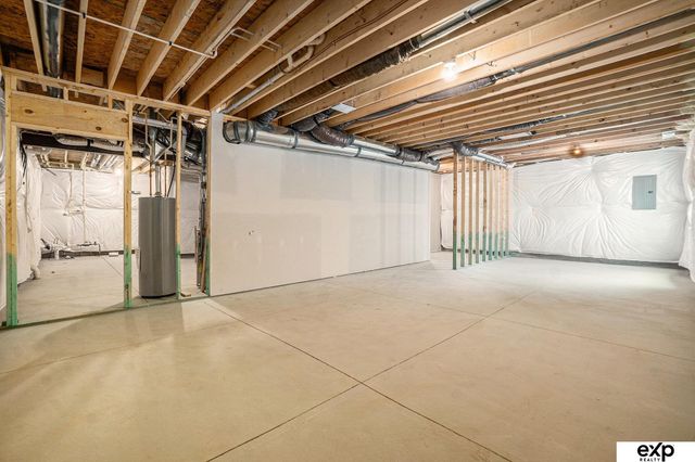 7926 N 94 Street, Omaha, NE 68122