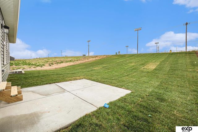 7926 N 94 Street, Omaha, NE 68122