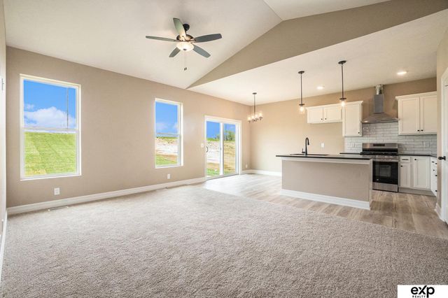 7926 N 94 Street, Omaha, NE 68122