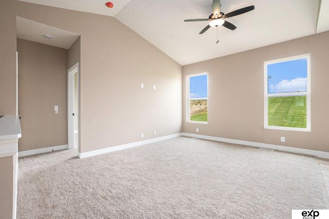 7926 N 94 Street, Omaha, NE 68122