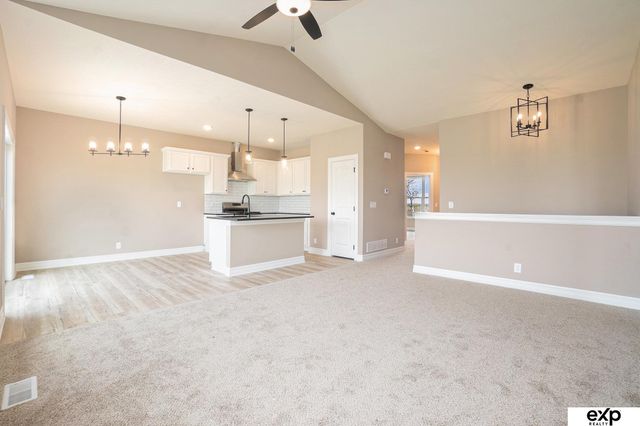 7926 N 94 Street, Omaha, NE 68122