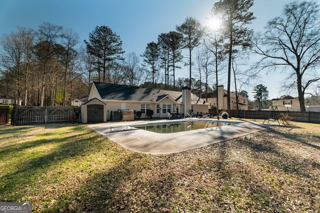 145 Beau Brook Lane, Sharpsburg, GA 30277