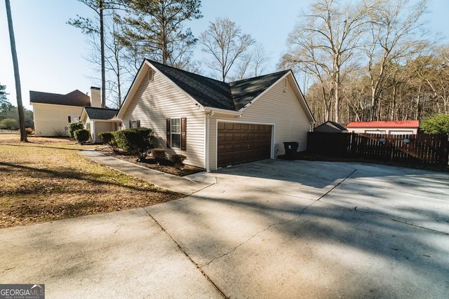 145 Beau Brook Lane, Sharpsburg, GA 30277