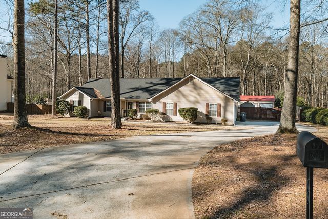 145 Beau Brook Lane, Sharpsburg, GA 30277