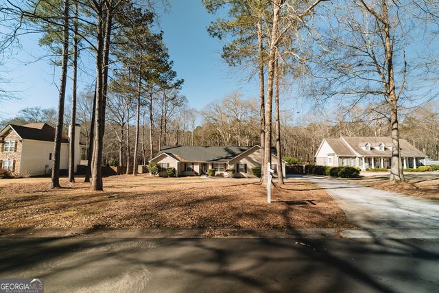 145 Beau Brook Lane, Sharpsburg, GA 30277