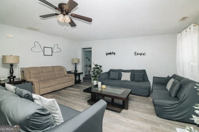 145 Beau Brook Lane, Sharpsburg, GA 30277