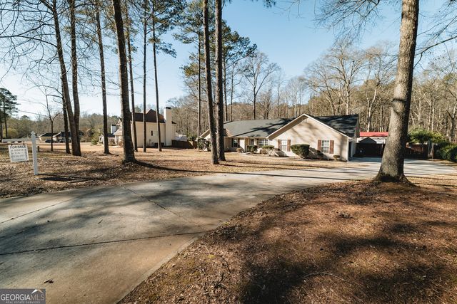 145 Beau Brook Lane, Sharpsburg, GA 30277