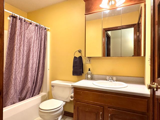 866 Ridge Hill Drive, Derby, VT 05829