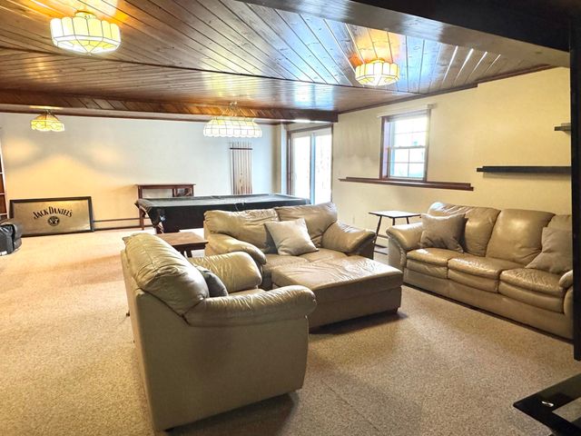 866 Ridge Hill Drive, Derby, VT 05829