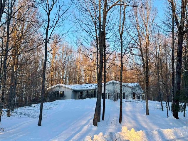 866 Ridge Hill Drive, Derby, VT 05829
