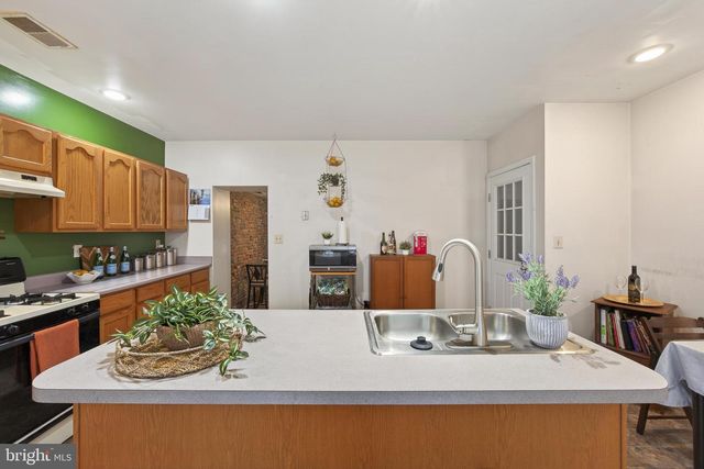 126 W HAMBURG ST, Baltimore, MD 21230