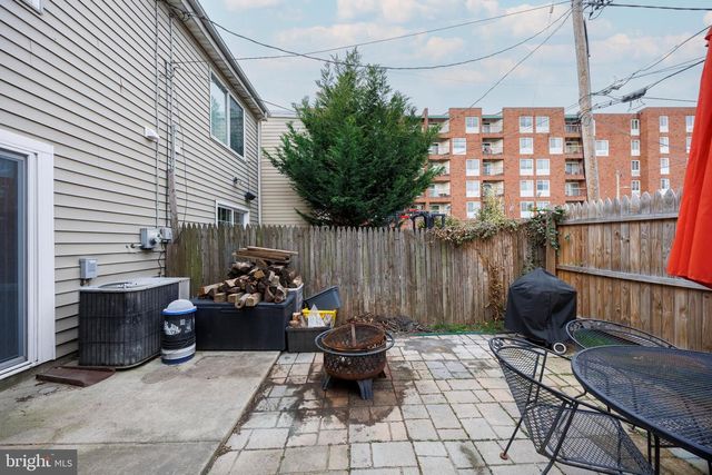 126 W HAMBURG ST, Baltimore, MD 21230