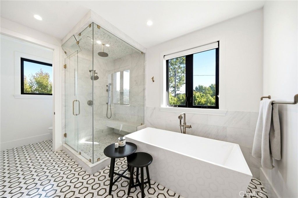 Image 19 of property listing at 3401 Colbert Avenue, Los Angeles, CA 90066