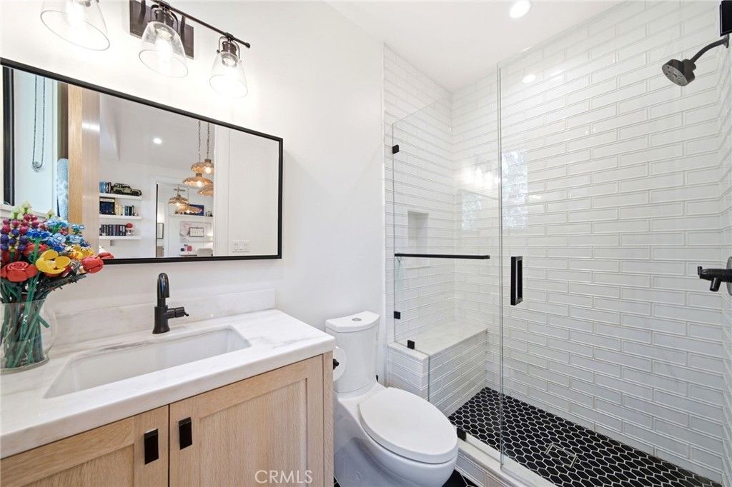 Image 28 of property listing at 3401 Colbert Avenue, Los Angeles, CA 90066