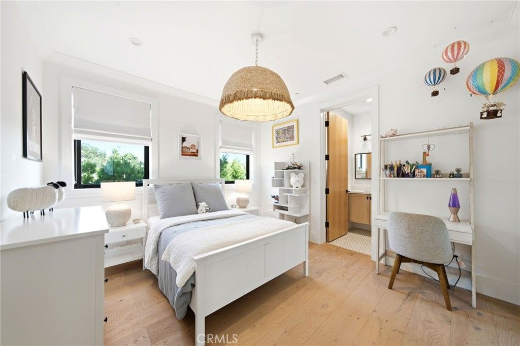 Image 29 of property listing at 3401 Colbert Avenue, Los Angeles, CA 90066