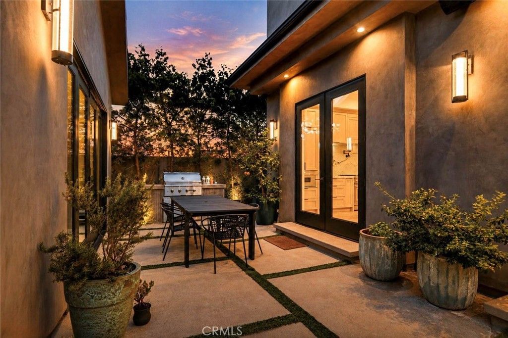 Image 35 of property listing at 3401 Colbert Avenue, Los Angeles, CA 90066