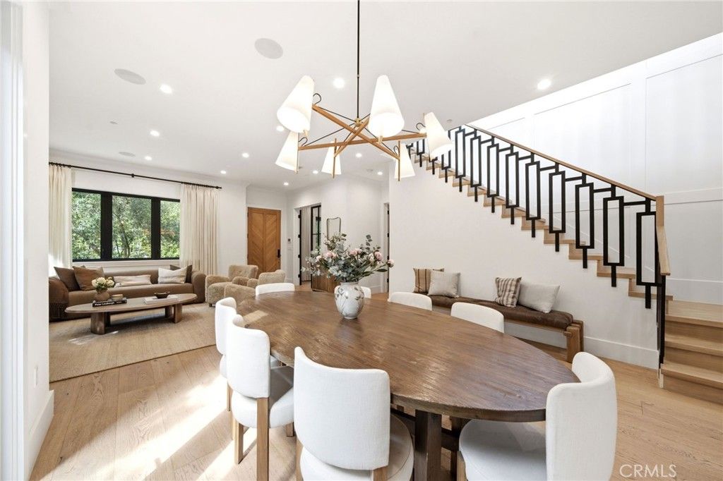 Image 5 of property listing at 3401 Colbert Avenue, Los Angeles, CA 90066