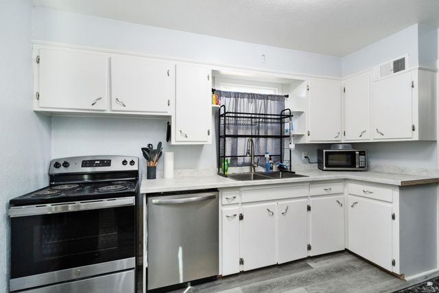 107 N Grant Street, Enterprise, KS 67441