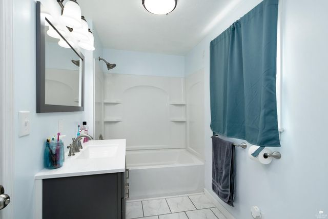 107 N Grant Street, Enterprise, KS 67441