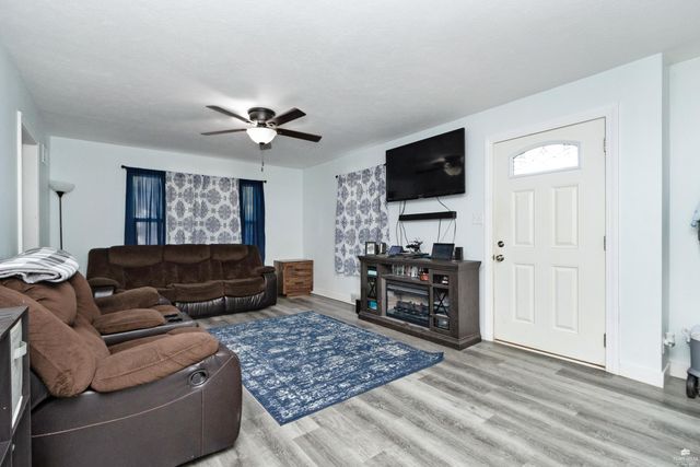 107 N Grant Street, Enterprise, KS 67441