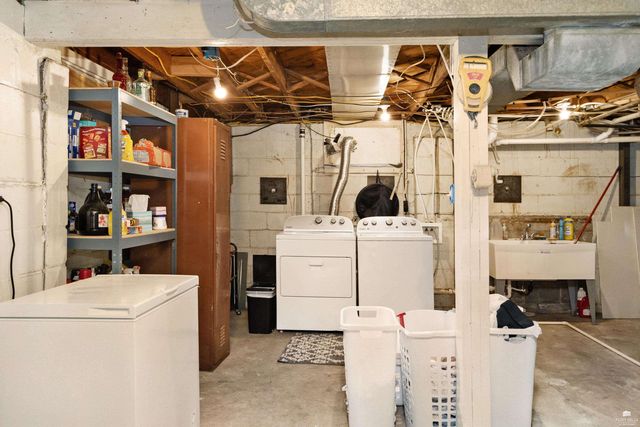 107 N Grant Street, Enterprise, KS 67441