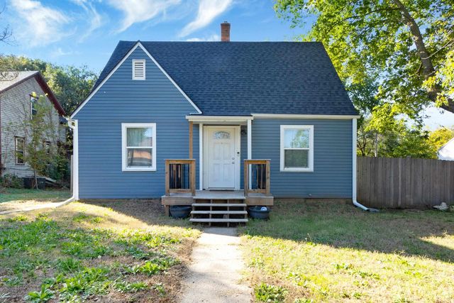 107 N Grant Street, Enterprise, KS 67441