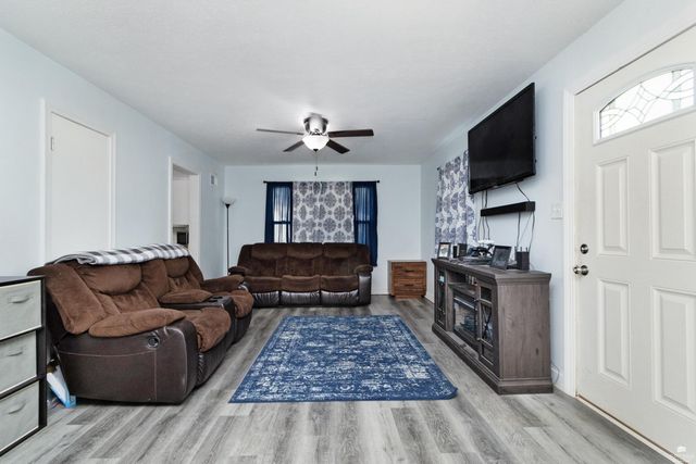 107 N Grant Street, Enterprise, KS 67441