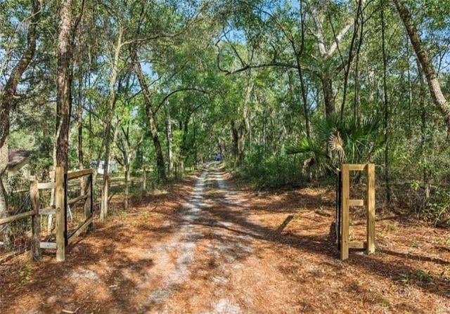 1208 DARCY ROAD, Lady Lake, FL 32159