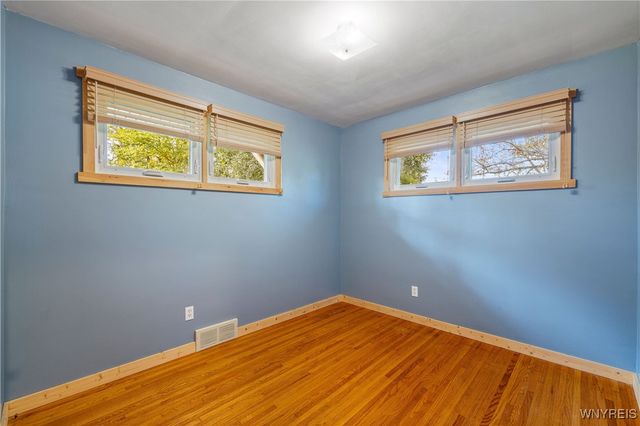 922 North Hewitt Drive, Lewiston, NY 14092