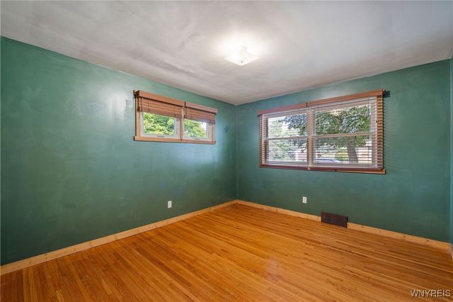 922 North Hewitt Drive, Lewiston, NY 14092