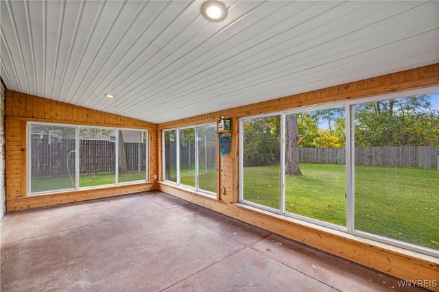 922 North Hewitt Drive, Lewiston, NY 14092