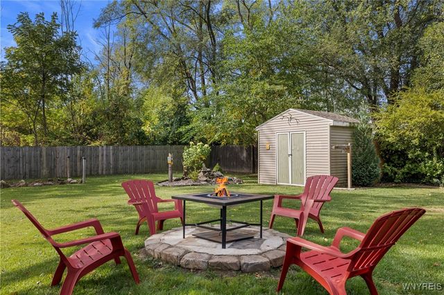 922 North Hewitt Drive, Lewiston, NY 14092