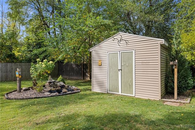 922 North Hewitt Drive, Lewiston, NY 14092