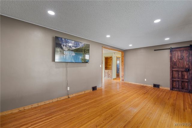 922 North Hewitt Drive, Lewiston, NY 14092