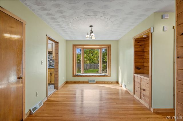 922 North Hewitt Drive, Lewiston, NY 14092