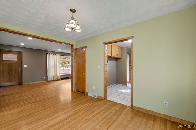 922 North Hewitt Drive, Lewiston, NY 14092