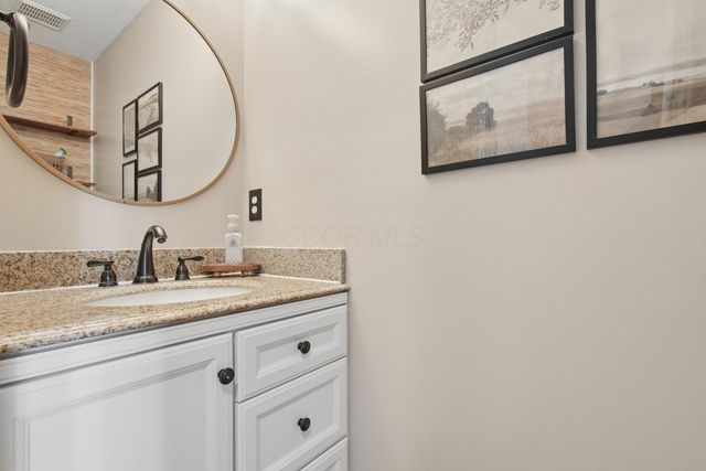 492 Hibbs Road, Lockbourne, OH 43137
