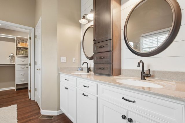 492 Hibbs Road, Lockbourne, OH 43137