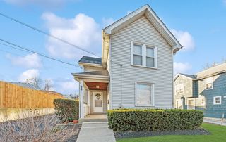 425 E 9th Street 2, Lockport, IL 60441