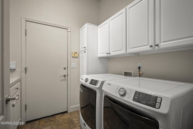 6175 Axis Drive, Sparks, NV 89436