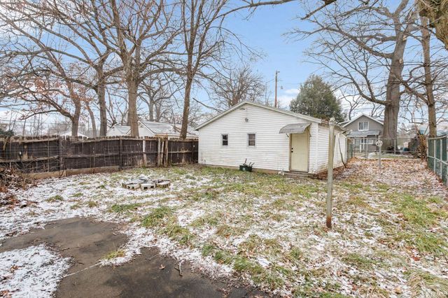 1322 Johnson Street, South Bend, IN 46628