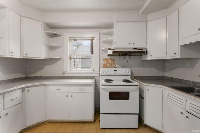 1322 Johnson Street, South Bend, IN 46628