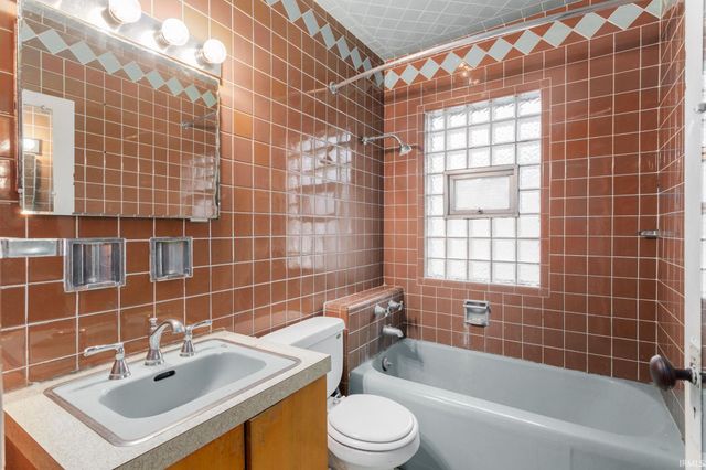 1322 Johnson Street, South Bend, IN 46628