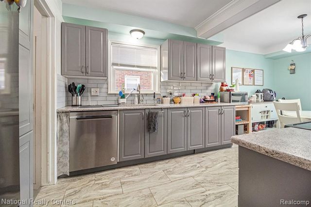 14587 Markese Avenue, Allen Park, MI 48101