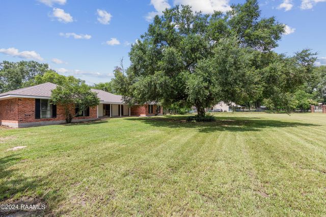 664 Don Guilbeau Road, Arnaudville, LA 70512
